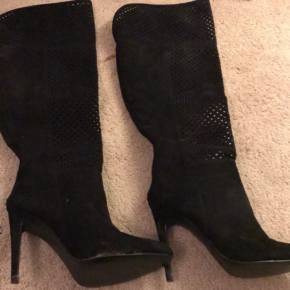 Boots size 9